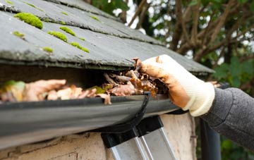 gutter cleaning Pin Green, Hertfordshire